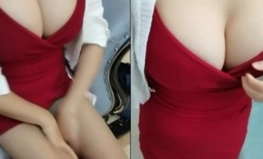 上门推销饥渴阿姨：别急嘛～等一下下～啊～快沦陷了！乳推骑乘口爆三连发，男：骚货这么久没被干了吧
