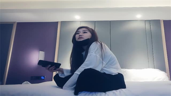 上海高端外围女甜美健谈，赵总私密寻欢记，水乳交融夜不停！